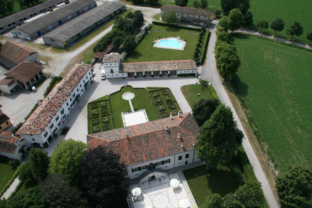 Гостьовий будинок Borgo Dei Conti Della Torre Morsano al Tagliamento Екстер'єр фото